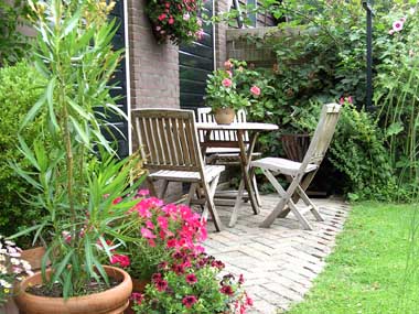 terras bij Bed and breakfast Groenekan
